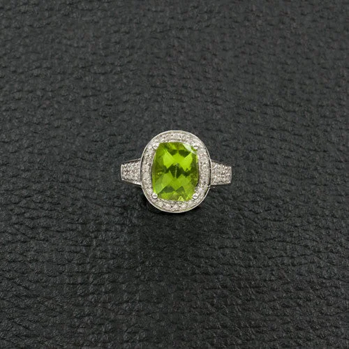 Personalized name rings for unique accessories-Peridot & Diamond Ring