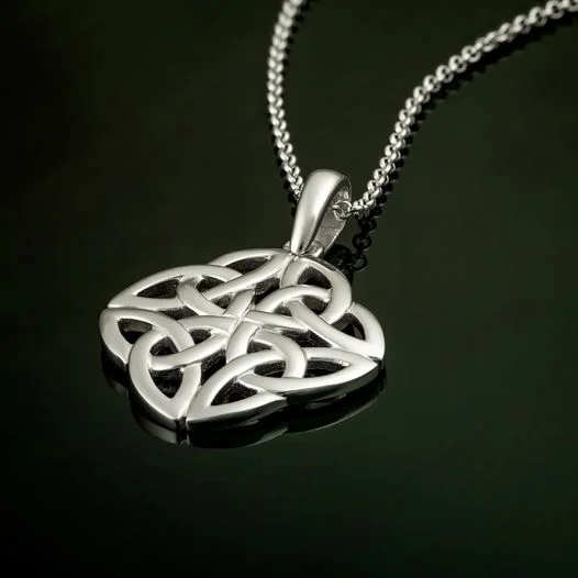 Custom heart pendants for romantic gifts-Sterling Silver Trinity Knot Pendant