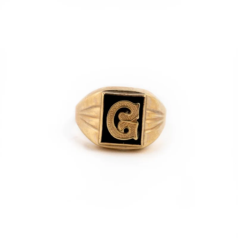 Handcrafted silver rings for unique artistry-Gold G Signet Ring