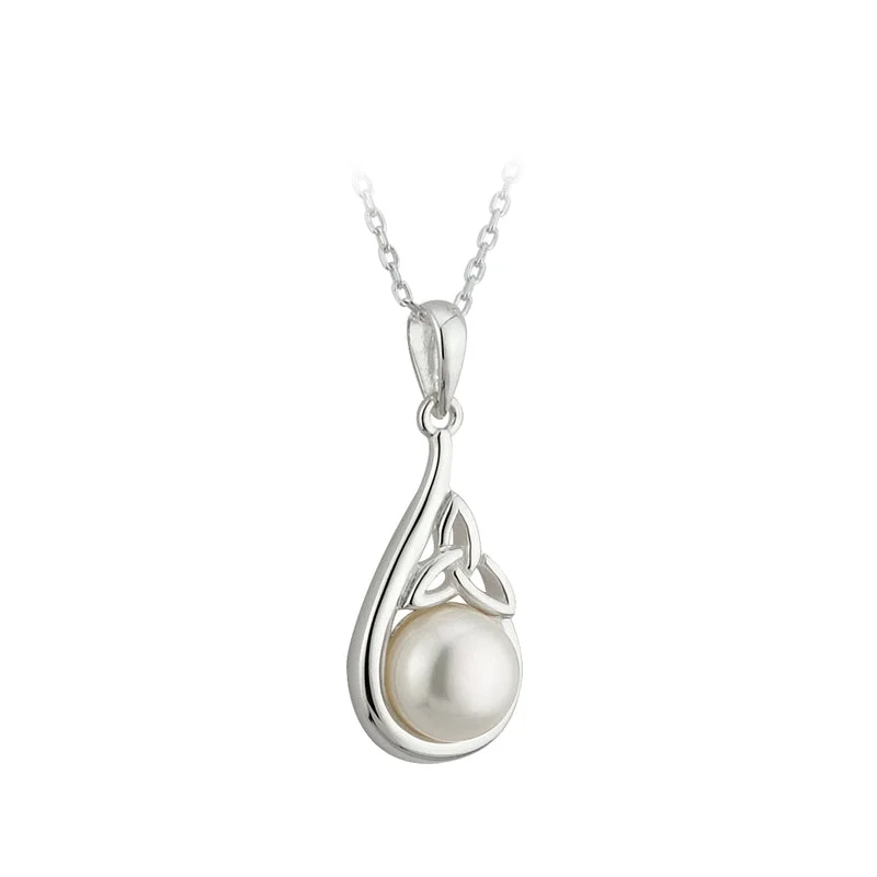 Custom engraved necklaces for personalized gifts-Pearl Trinity Knot Pendant