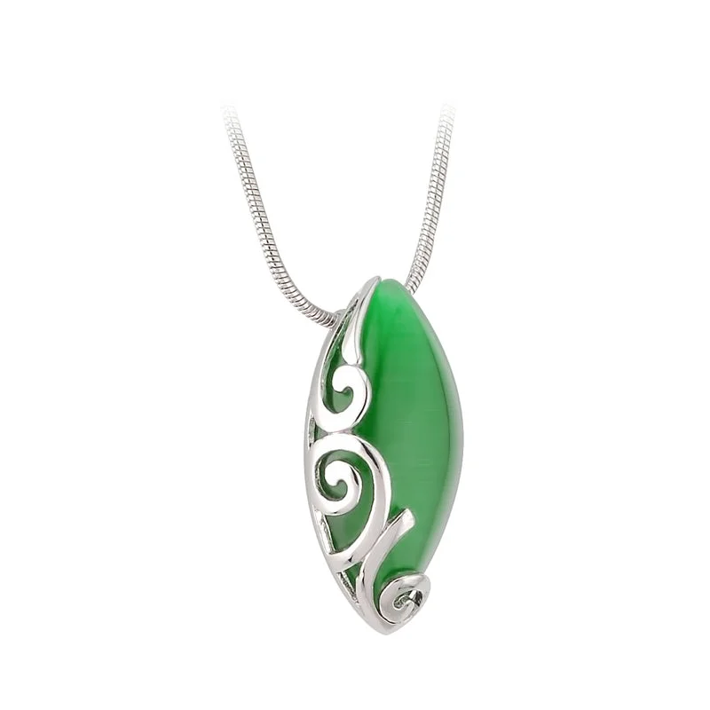 Customized letter necklaces for a personal touch-Green Oval Celtic Pendant