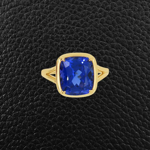 Sapphire rings for luxurious elegance-Tanzanite Ring