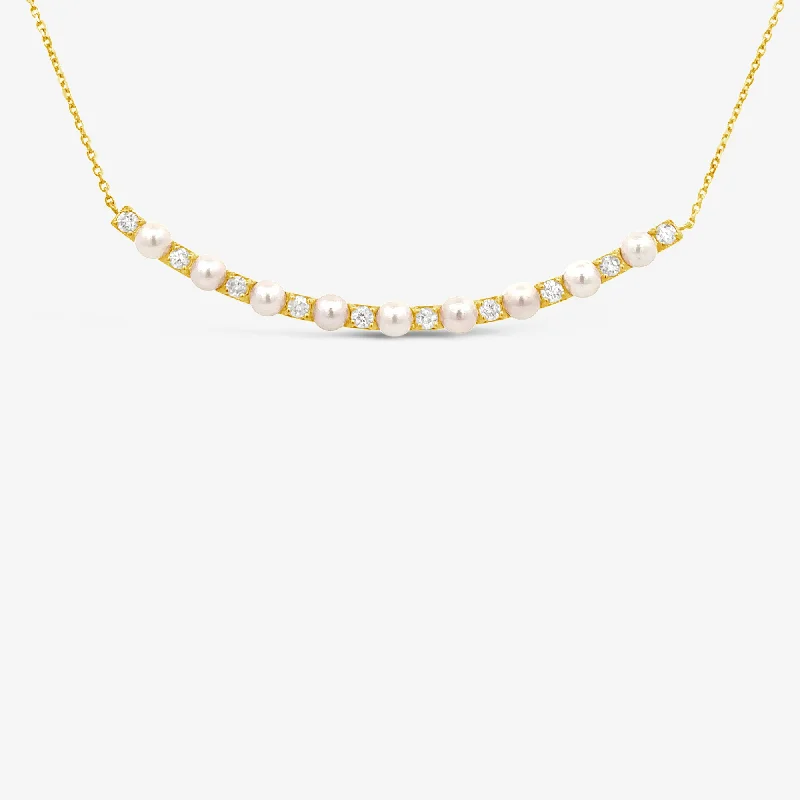 Custom friendship necklaces for heartfelt gifts-Pearl & Diamond Curve Necklace